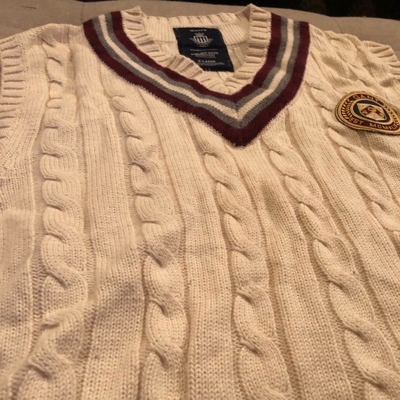 GANT Cable Knit Sweater Vest - Picture 4 of 6